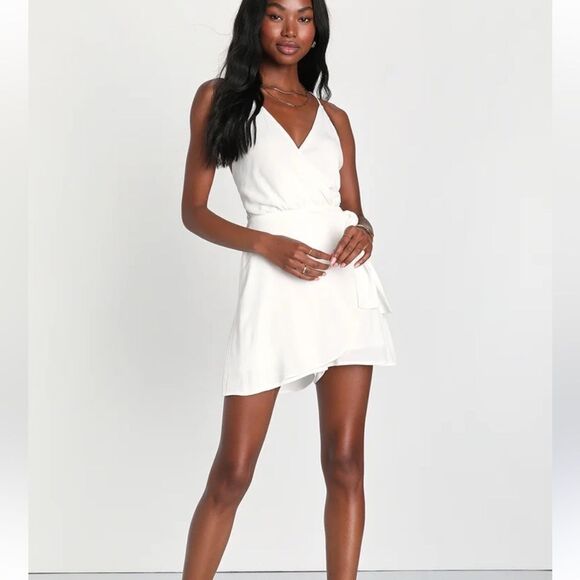 Lulu’s Ivory Faux Wrap Sleeveless Romper Women’s Small - Picture 1 of 4